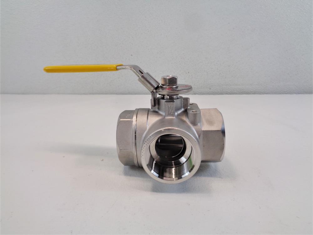 Milvaco 1-1/2" NPT Stainless Steel 3-Way Ball Valve, 1000 WOG